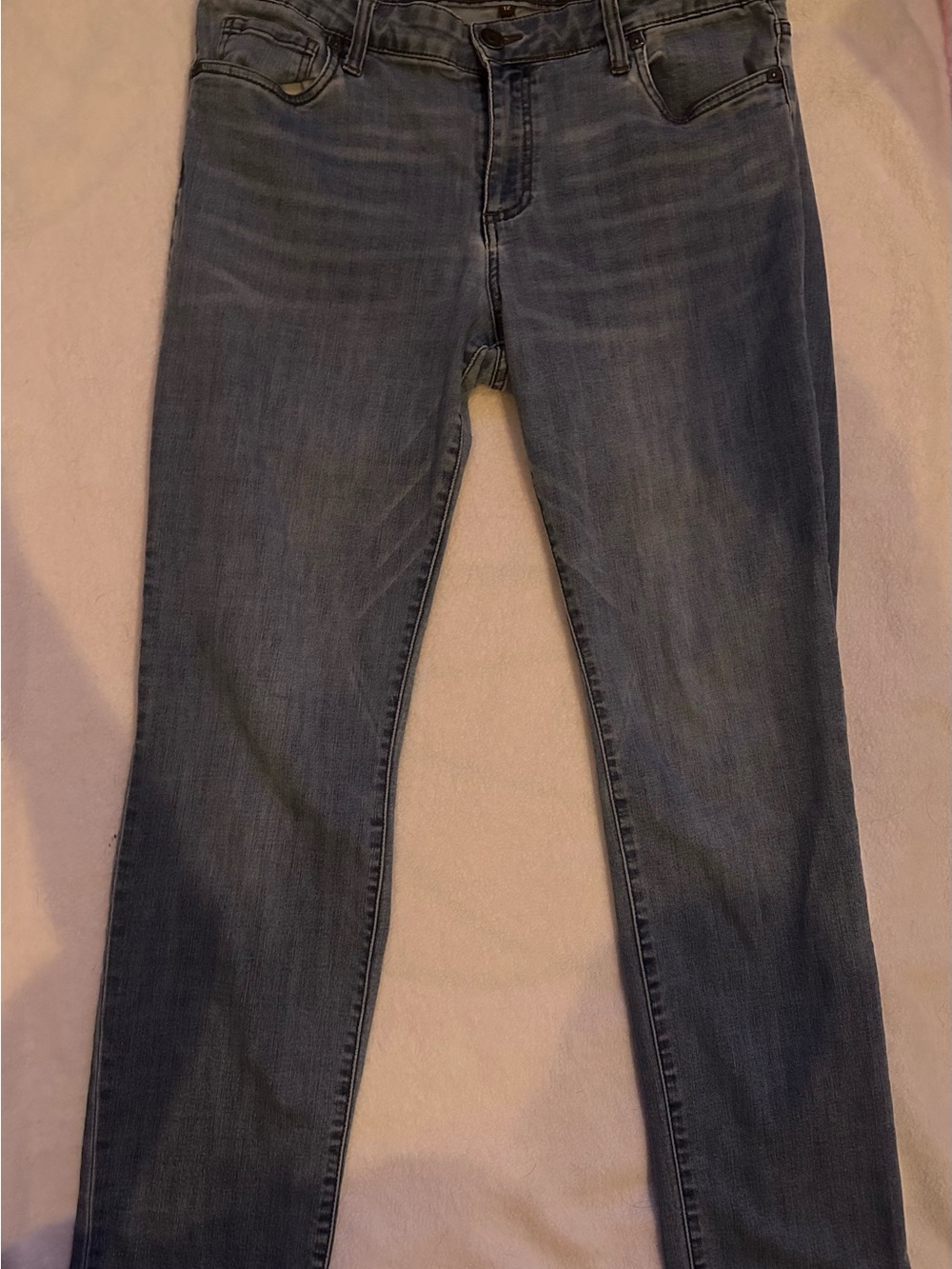 Kut from the Kloth Women’s Faded Blue Straight leg Jeans Size 12